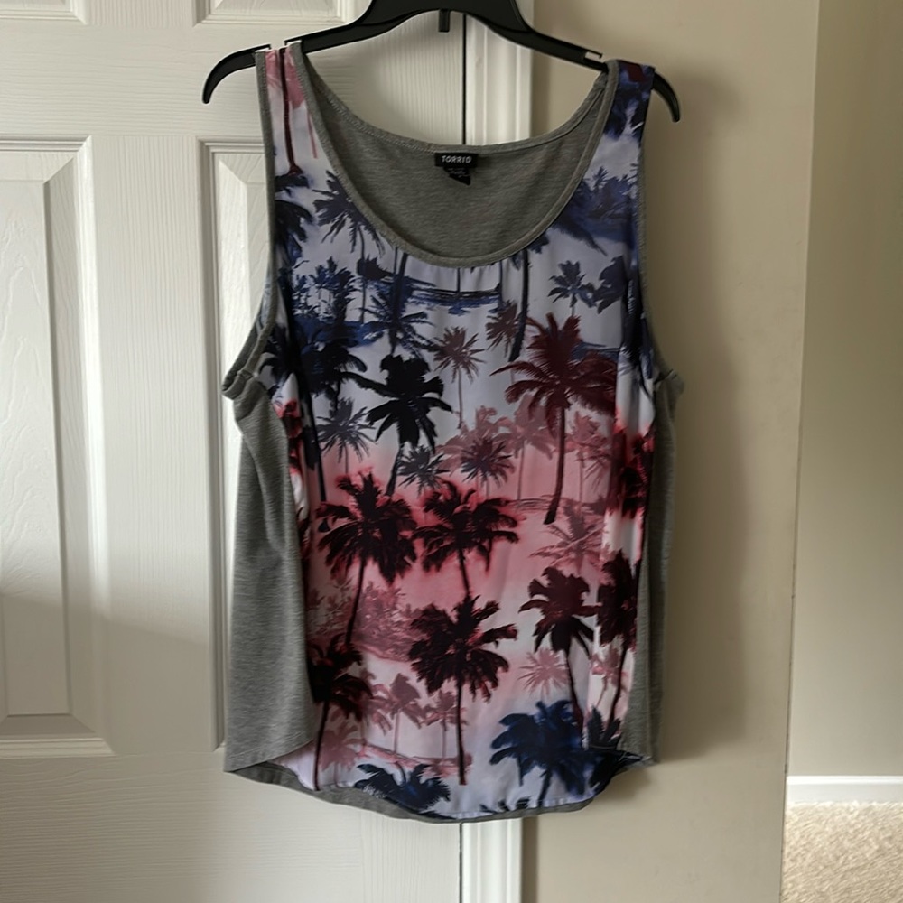 Torrid size 1 palm tree tank top